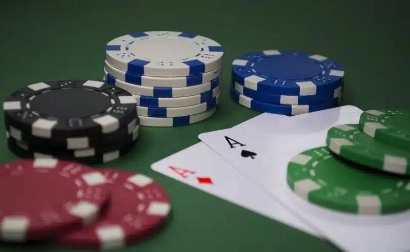 Tiến lên vui nhộn với luật chơi tiến lên siêu đơn giản cho người mới