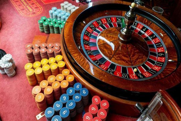Khám phá game bài đổi tiền mặt uy tín và cách chơi game bài đổi tiền mặt an toàn năm 2024